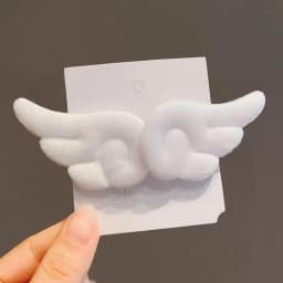 2Pcs Sweet Angel Wing Plush Hair Clips Girl Bangs Cute Hairpin Simple Hairclip Ornament Fashion Hair Accessories Side Clip