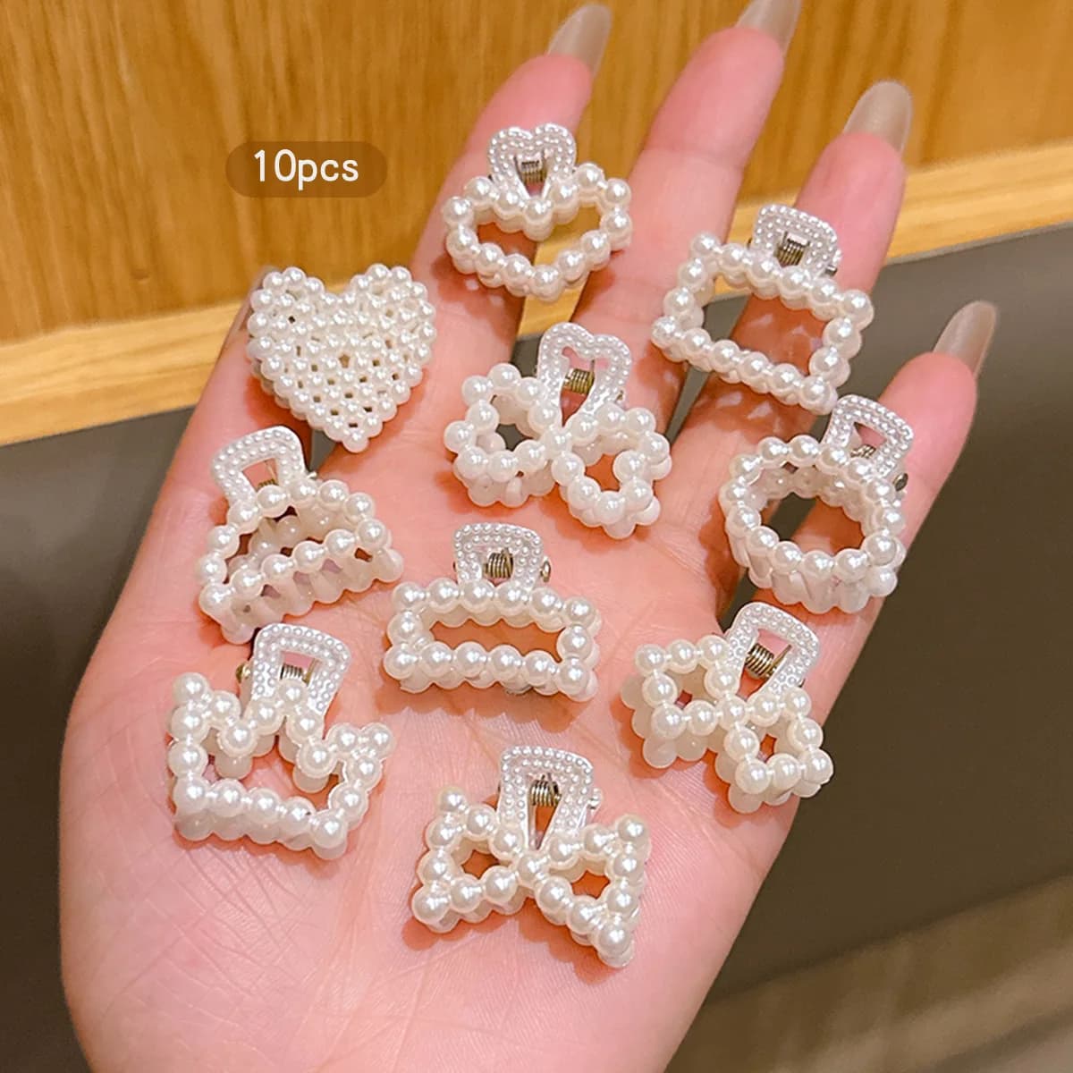 10 off-white bowknot heart-shaped hair clips with claws, simple and cute, suitable for daily use as hair accessories
