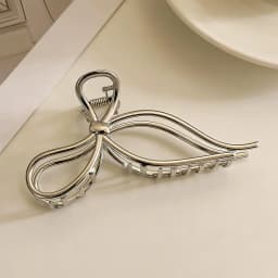 Punk Metal Hair Claw Clip for Thick Liquid Irregular Pattern Barrettes Hair Non-Slip and Stylish Accessory Silver Color Hairpin