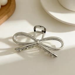Punk Metal Hair Claw Clip for Thick Liquid Irregular Pattern Barrettes Hair Non-Slip and Stylish Accessory Silver Color Hairpin