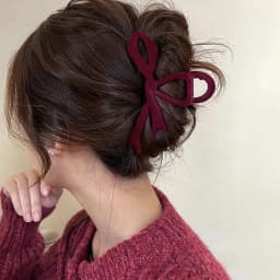 Elegant Velvet Bowknot Shaped Hair Claw Non-Slip Acrylic Shark Hair Grab For Women Girls Thick Curly Long Hair Daily Headwear