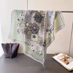 Luxury New Printed Scarves Women's Silk Scarf Spring and Summer Floral Decorations Small Neckties Hairbands Bags Wholesale