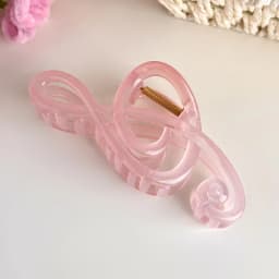 Summer Cool-Style Hair Clip for Women 2026 New Style: Half-Up Bun at the Back of the Head with Shark-Shaped Clip Hair Accessory