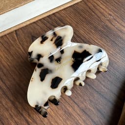 Elegant Acetate Hair Claw Medium Size Sweet Hair Clip Shark Clip Women Hair Accessories Headwear