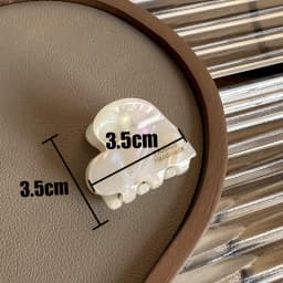 3.5cm Small Hairclaw Acetate Hair Crabs for Girls Cute Heart Shaped Hairclips Women Hair Accessories Hair Pins and Clips