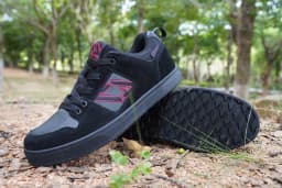 AVITUS Mountain Bike Shoes Men Sneakers Rubber Sole+Shoelace Flat Pedal Zapatillas MTB Shoe For Freerider Enduro Cycling Shoes