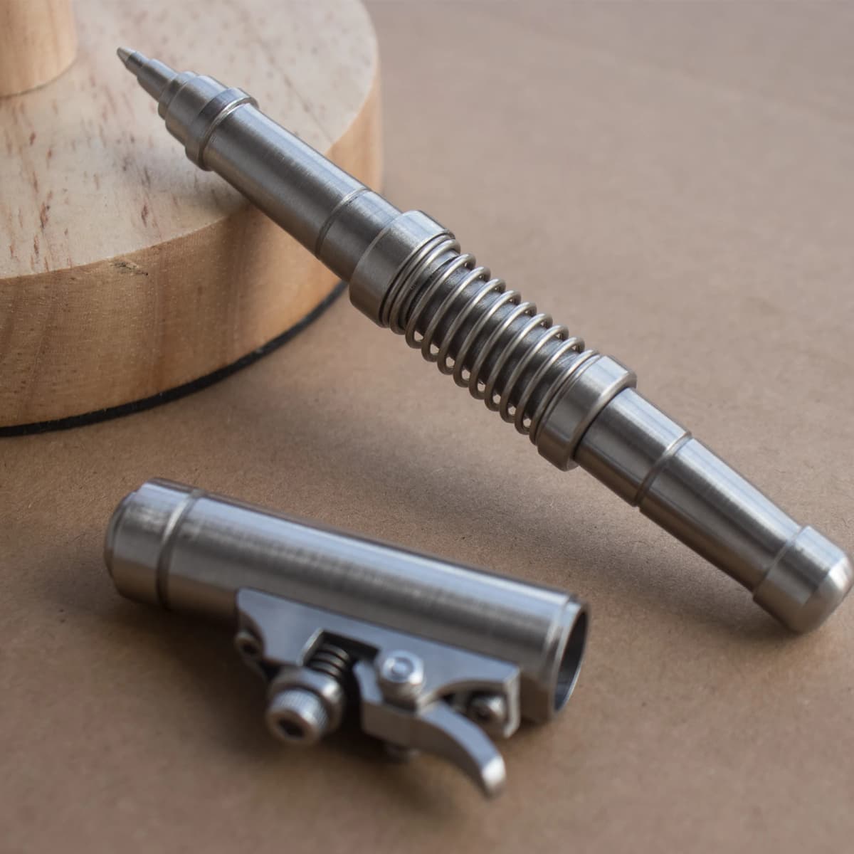 EDC Ballpoint Pen Metal Stainless Steel Click-off Cap Outdoors Writing Tools with Replaceable Refill Business Pocket Pens Gift