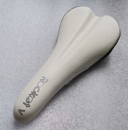 NEW WTB ROCKET V SADDLE SEAT MTB CITY BIKE BLACK WHITE L268mm x W130mm