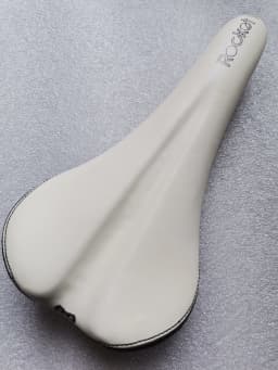 NEW WTB ROCKET V SADDLE SEAT MTB CITY BIKE BLACK WHITE L268mm x W130mm