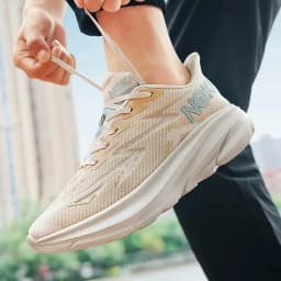 Unisex Fashion Sneakers Running Shoes Men Shoes Women Trainer Race Breathable Couple Sports Casual Sports Shoes Tenis Masculino