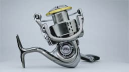 Fishdrops 12+1BB Ultra Lightweight Powerful Fishing Reel, 5.5:1 High Speed Ultra Smooth for Saltwater Fishing Reels