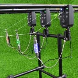 Wireless fishing bite alarm 1+4 set with 4pcs illuminated swinger in EVA case for carp fishing B1203S