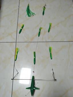 18' Stainless Steel Splashbar Rudder Spreader Bars with 7' Premium Marlin Tuna Teaser Bird and 6' Octopus (Right Direction)