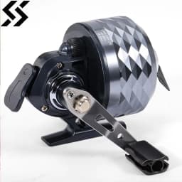 Sougayilang Bullet Type Fishing Reel Left and Right Hand 3.9:1 Shooting Closed Fish Reel with Line Outdoor Hunting Fishing Reel