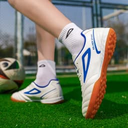 Men Football Boots Professional Original Resistant Comfortable Football Shoes Turf Studded Male Indoor Casual Match Soccer Shoes