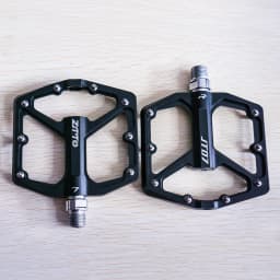 ZTTO MTB Ultralight Flat Pedal CNC Aluminum Alloy AM Enduro Bike Smooth Bearings 9/16 Thread  For Gravel Mountain Bike JT07