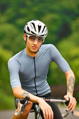 INBIKE Summer Short Sleeve Bicycle Jersey Man Road Cycling Jersey Clothes For Men MTB Mountain Bicycle Sportswear Male Clothing