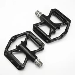 Mountain Bike Ultra-Light Carbon Fibre Flat Pedals Downhill Non-Slip Design Bearing System Bicycle Pedals Bike Lightweight Pedal