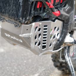 Super Bike Ultra Bee Skid Plate Full-Enclosure Motor Base Protective Cover Lightweight Aluminum Alloy Protects Skid Plate
