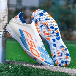 New Men's Football Boots Cleats Indoor Turf Futsal Grass Ultralight Sport Professional Soccer Shoes Comfortable Adult Non-Slip