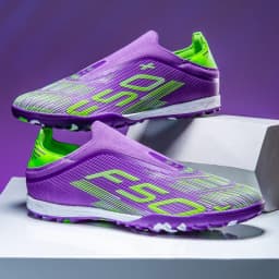 New Men's Football Boots Cleats Indoor Turf Futsal Grass Ultralight Sport Professional Soccer Shoes Comfortable Adult Non-Slip