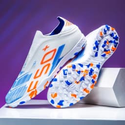 New Men's Football Boots Cleats Indoor Turf Futsal Grass Ultralight Sport Professional Soccer Shoes Comfortable Adult Non-Slip