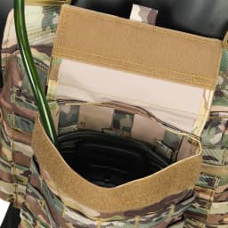 YAKEDA multifunctional portable hunting vest with 1.5L water bag and built-in water bag compartment at the back