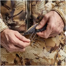 Men's Waterproof Windproof Warm Hunting Jacket Middle Layer Three-Layer Fabric Outdoor Gear for Hunting
