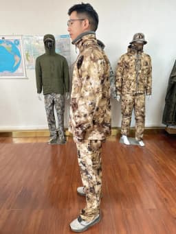 Men's Waterproof Windproof Warm Hunting Jacket Middle Layer Three-Layer Fabric Outdoor Gear for Hunting
