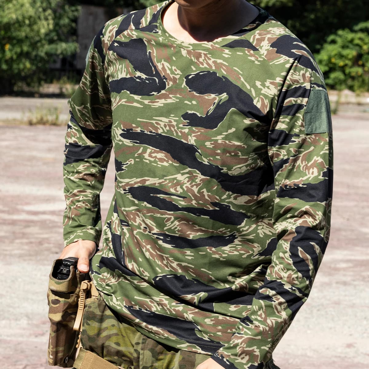 Tiger Stripe Camo Long Sleeve Tactical Shirt UPF50+ Sun Protection High Elastic Morale Patch Hiking Hunting