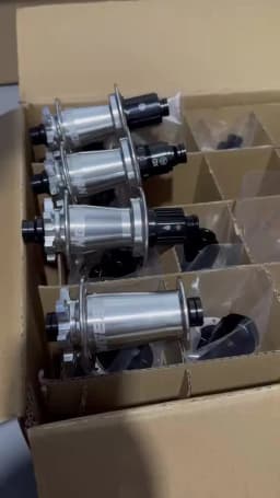 Silvery NGEBUT 690 rings Bicycle Hub Sealed Bearing 6-bolt Disc Brake J-Bend 28/32 Holes BOOST MTB Hub HG XD MS148*12 110*15