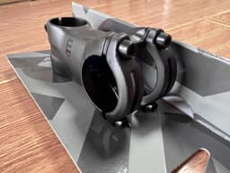 TTRUVATIV Atmos 7k Stem | Lightest XC/Trail Stem | AL-7050 | ±6° | 40-90mm Lengths | Integrated GoPro Mount | T25 Fasteners