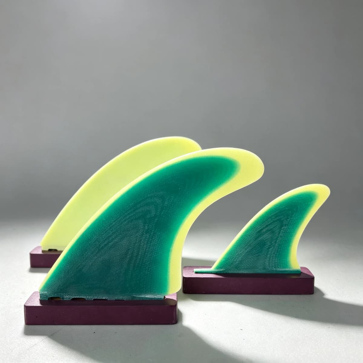 FUT Surfboard Fins, 3-Piece Surfboard Fin Set, Professional Surf Fins, Multi-Layer Laminated Surfboard Fins, Durable and Non-Sli