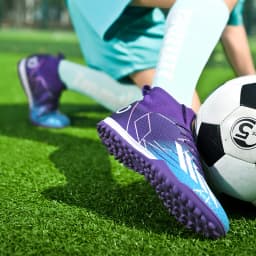 Men New Professional Soccer Shoes Original Resistant Casual Field Male Ultralight Football Boots Non Slip Fast Football Shoes