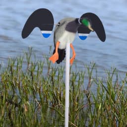 Outdoor Hunting Decoy Duck Wireless Remote Control Electric Simulation Decoy Wind Rotating Garden Pastoral Decoration