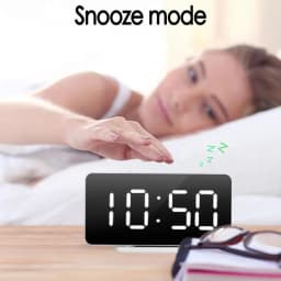 3.1-inch Car LED Multifunctional Mirror Clock Digital Alarm Snooze Display Time Night LCD Light Table Desktop USB 5v/No Battery