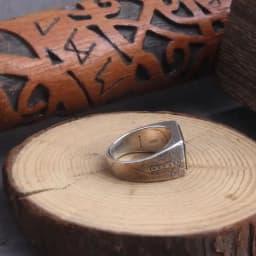 925 sterling silver Thor’s Hammer Mjölnir and vegvisir ring as gift with vintage wood viking box