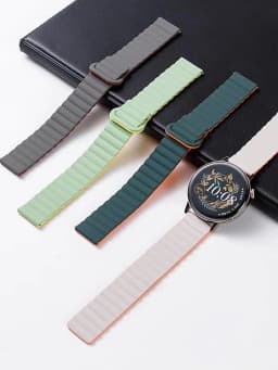 20mm 22mm Magnetic Loop For Samsung Galaxy watch 5 pro 7 6 4 Classic 42mm 46mm Silicone link bracelet huawei GT 2-2e-3-4 strap