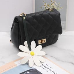 Cute Daisy Keychain Floral Charm Key Chain Pendant Chic Keychain Jewelry Decor PU Leather Key Charm Cute Ornament For Keys