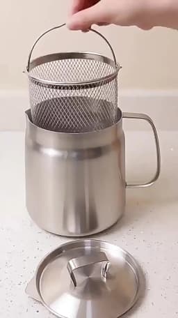 1.5L Stainless Steel Oil Filter Pot with Fine Mesh Strainer Bacon Grease Container with Airtight Lid for Frying Oil Storage