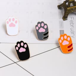 1Pcs Cute Cartoon Cat Colorful Foot Pins Acrylic Badges Brooch lapel Pin For Women Clothes On The Backpack Accessories jewelry