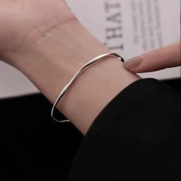 Silver Color Twisted Wave Bracelets Bangles for Women Hand Jewelry New Fashion Cuff Bangles Girl Simple Accessories Pulseras