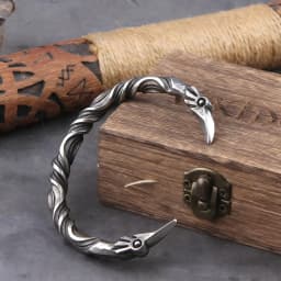 Viking Odin’s Ravens Head Bracelet Stainless Steel Twisted Open Cuff Norse Mythology Amulet Wristband for Men with wood box