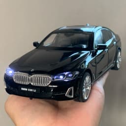 1:24 BMW 530LI Limousine Alloy Metal Diecast Model Car Trendy Ornaments Children's Toy Car Sound & Light Holiday Present Friend