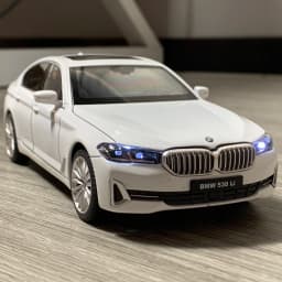 1:24 BMW 530LI Limousine Alloy Metal Diecast Model Car Trendy Ornaments Children's Toy Car Sound & Light Holiday Present Friend