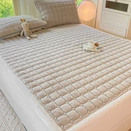 New Autumn Winter Thickened Warm Quilted Mattress Pad Cozy Durable Milk Fleece Mattress Toppers Soft Fluffy Sleep Naked Bed Pads