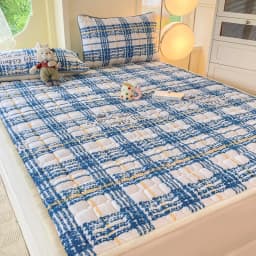 New Autumn Winter Thickened Warm Quilted Mattress Pad Cozy Durable Milk Fleece Mattress Toppers Soft Fluffy Sleep Naked Bed Pads