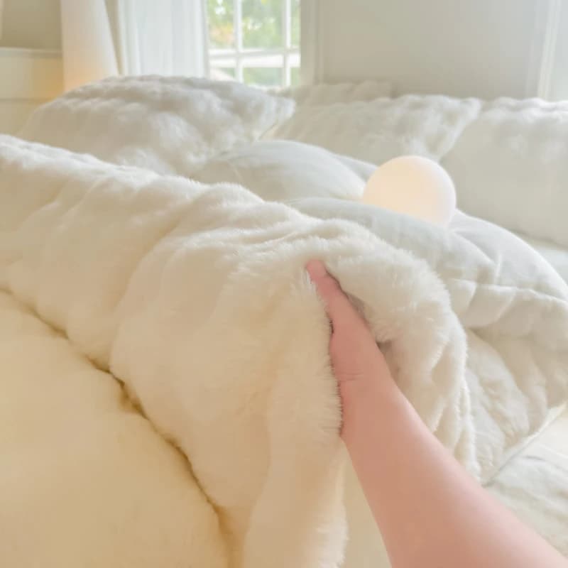 Bonenjoy 1pc Plush Duvet Cover Warm Quilts Cover Skin-friendly Bedding Solid Color Comforter Covers 이불커버 (No Pillowcase)