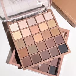 Eyeshadow palette in 25 colors, matte brown nude multi-color eyeshadow, high color rendering, waterproof and sweatproof, daily e