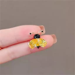 Bee Brooch Korean Style Small Fragrance Crystal Brooch Suit Shirt Backpack Decoration Women's Jewelry Party Birthday Gift 2024